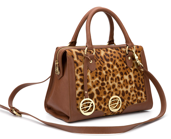 Leather bag with leopard print